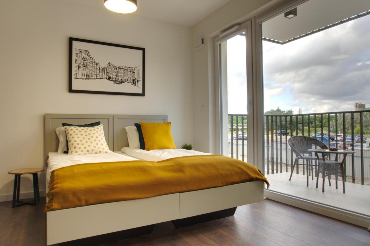 Essence Apartments Topaz Познань Екстер'єр фото